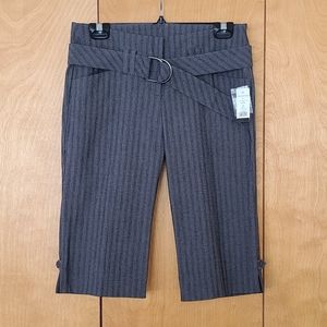 Dynamite herringbone capris with D-ring belt size 7